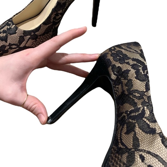 🌟3/$50 GUESS Lace Heels - Picture 6 of 6